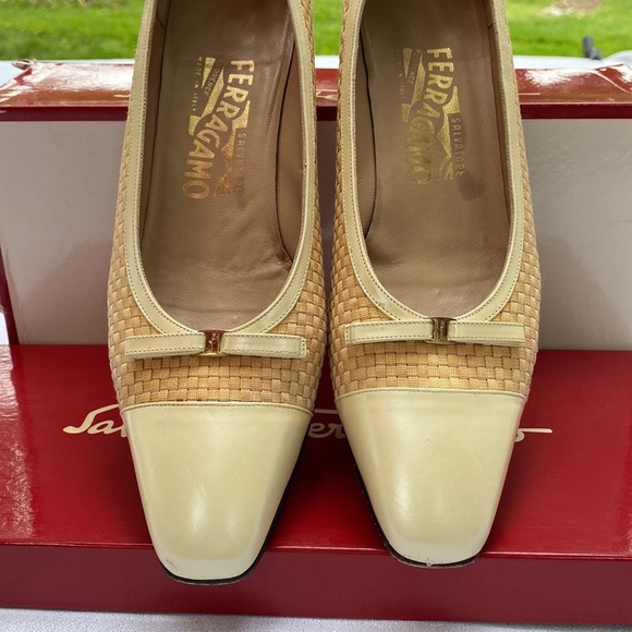 Salvatore Ferragamo 8.5AA CREAMY heels GHIOTTA - Picture 5 of 17